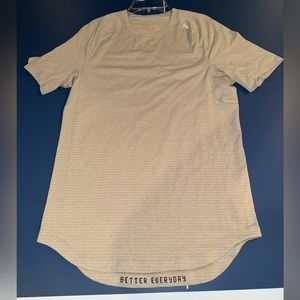 Men’s lululemon compression shirt medium